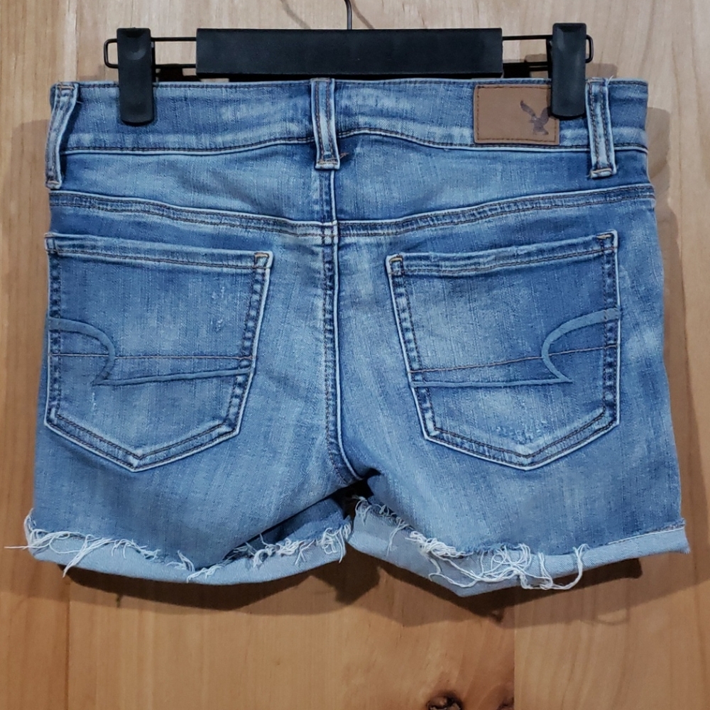 AMERICAN EAGLE light was distressed jean shorts - Picture 2 of 6
